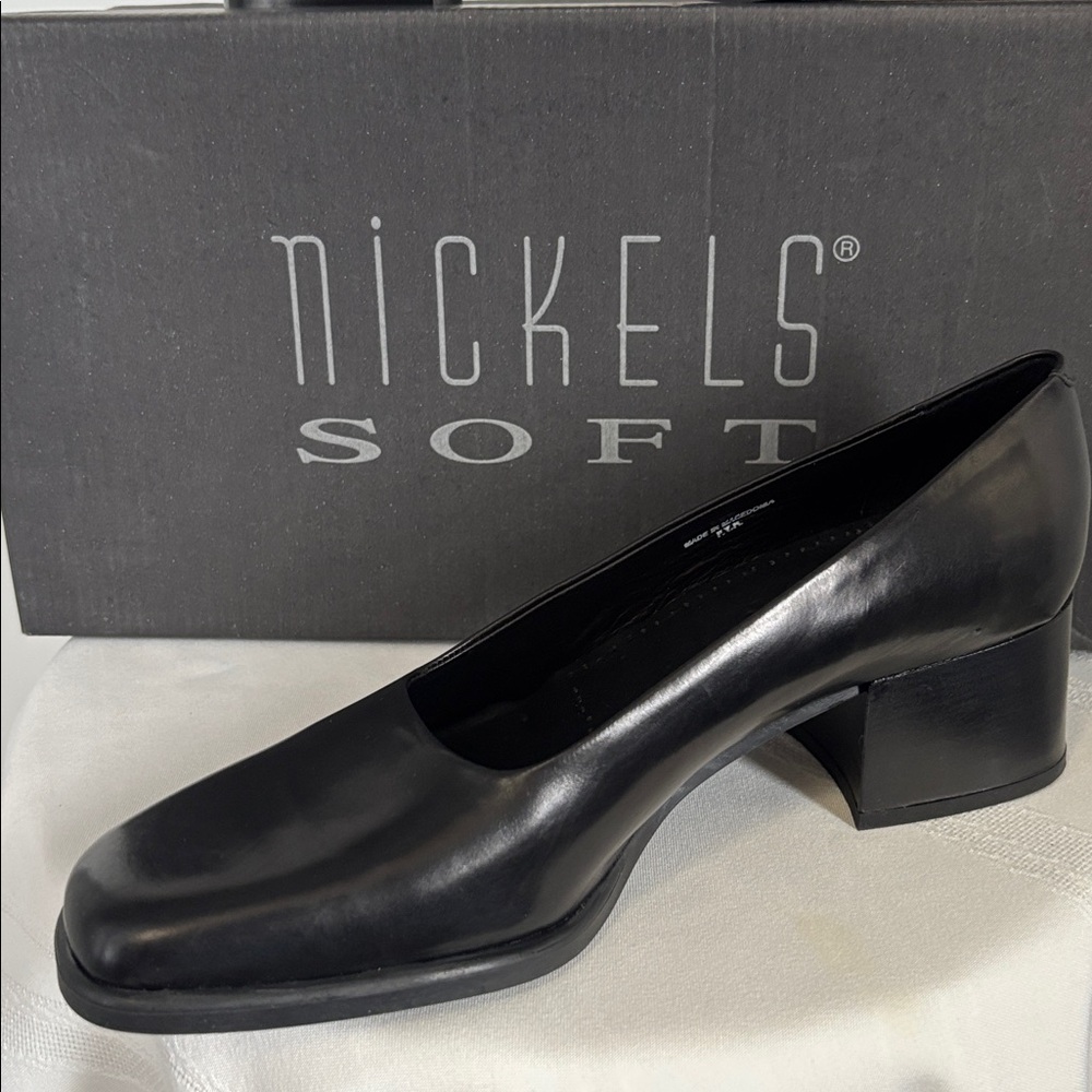 Nickels Black Heels with Pointed Toe and High Heel - Picture 2 of 8
